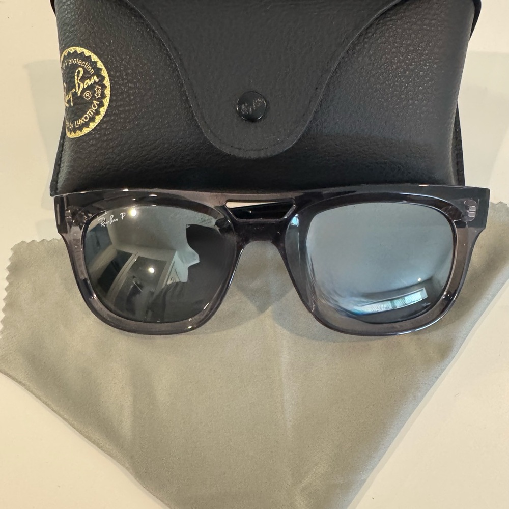 Ray-Ban Black Sunglasses